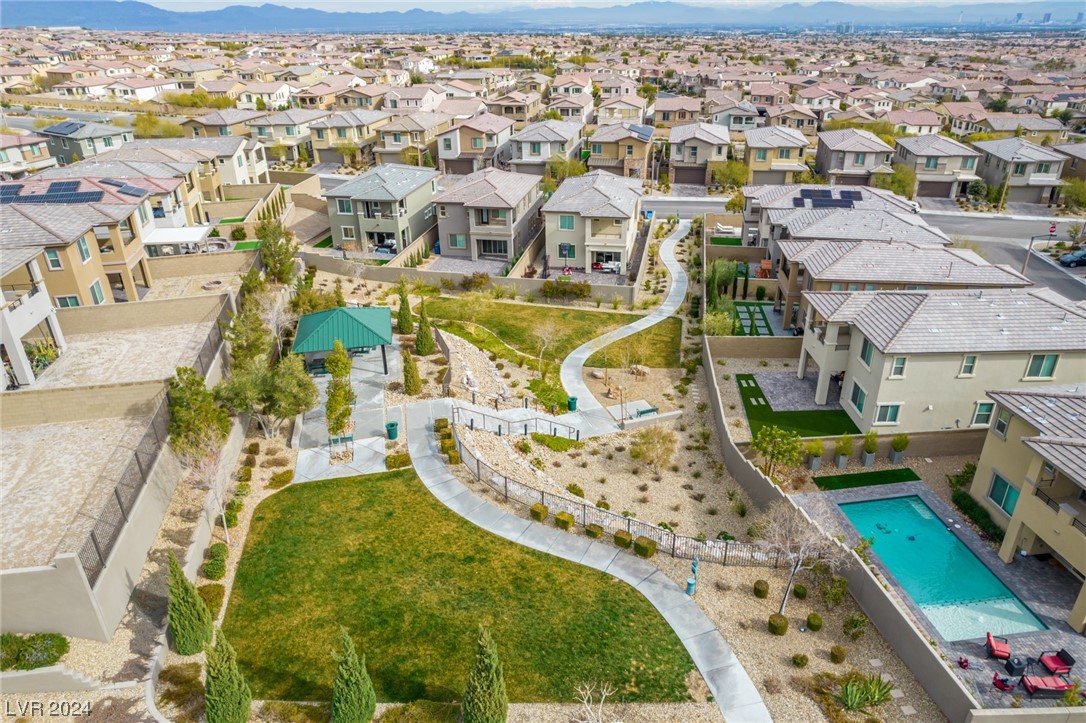 708 Rogue Wave Street