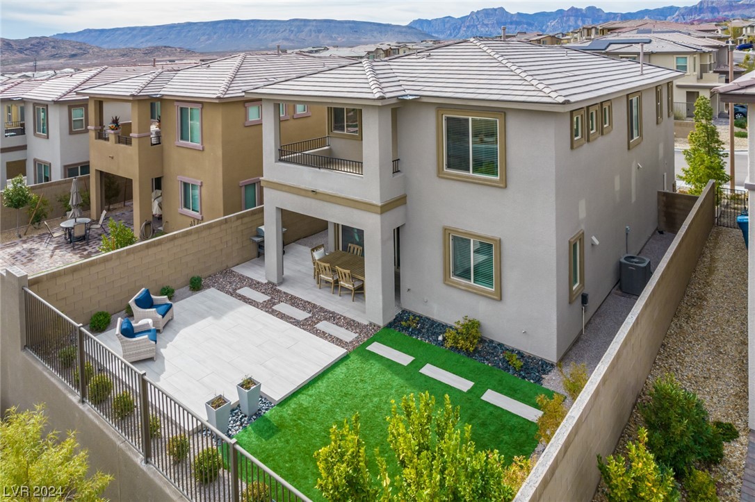 708 Rogue Wave Street