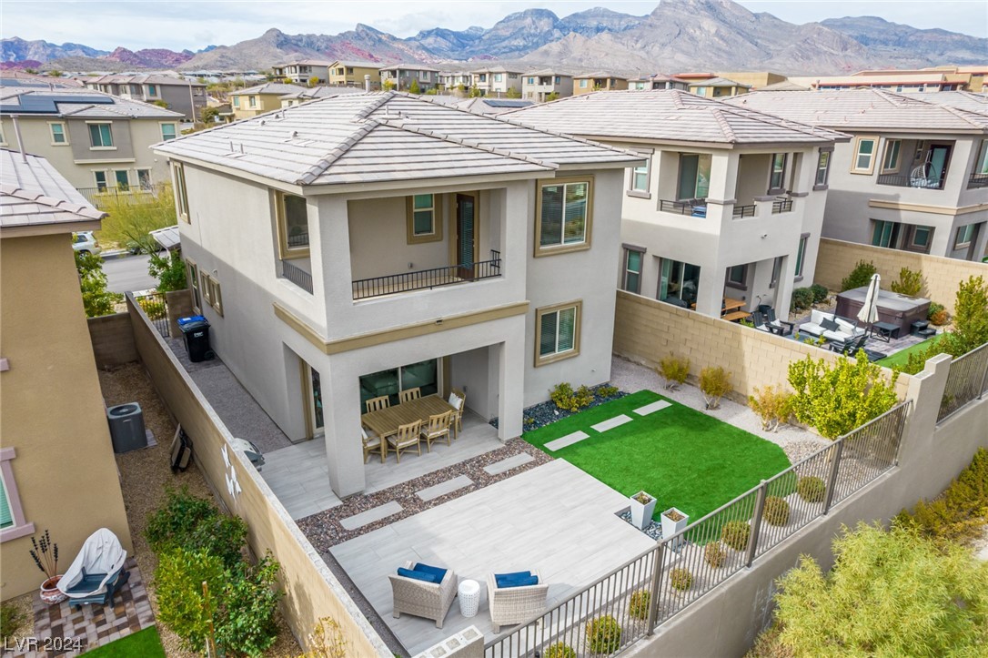 708 Rogue Wave Street