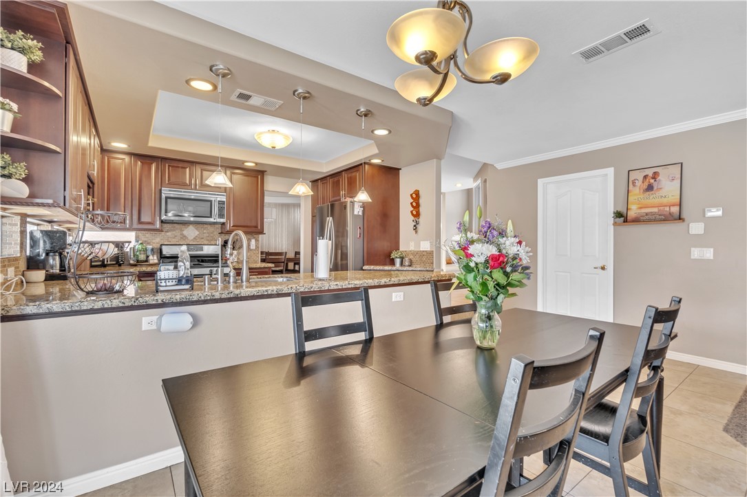 9594 Summer Cypress Street