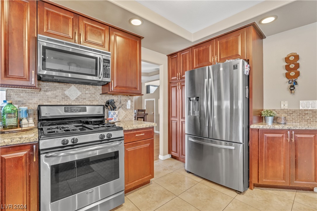 9594 Summer Cypress Street