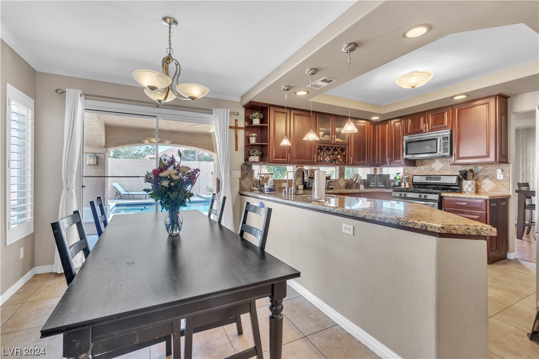 9594 Summer Cypress Street