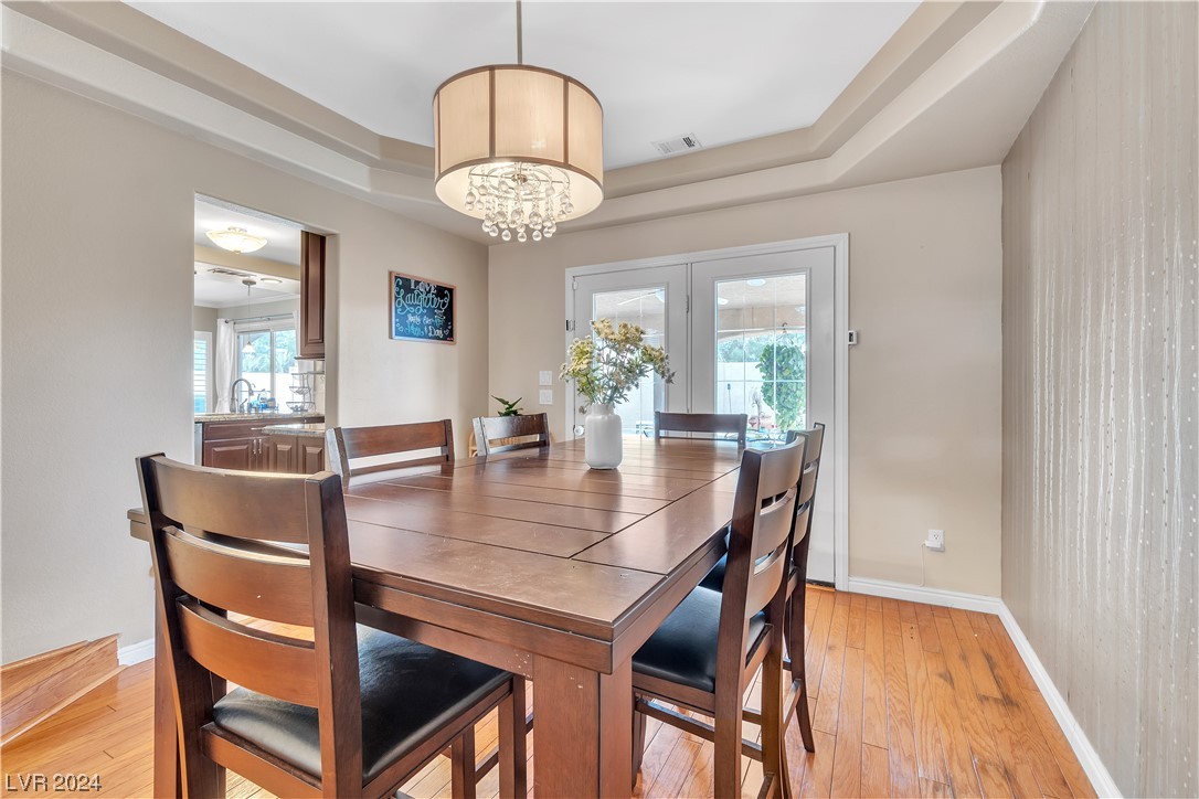 9594 Summer Cypress Street