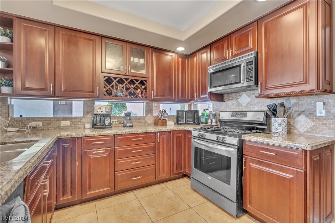 9594 Summer Cypress Street