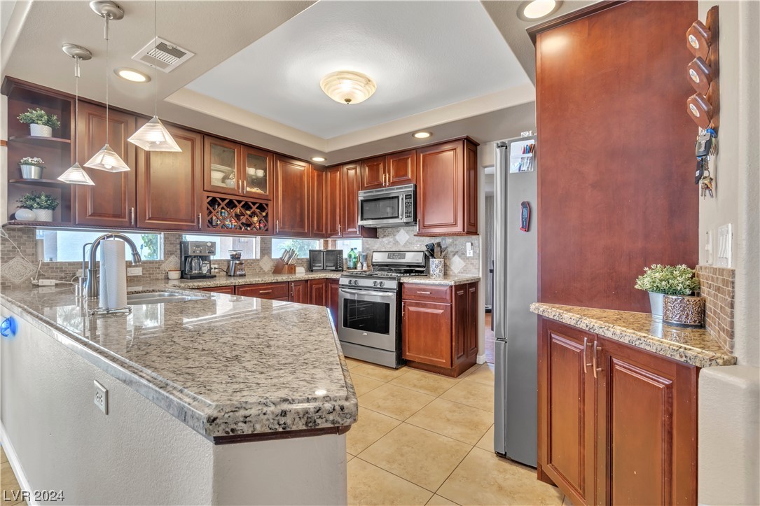 9594 Summer Cypress Street