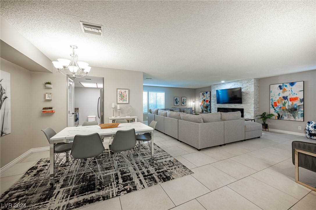 915 Vegas Valley Drive 1