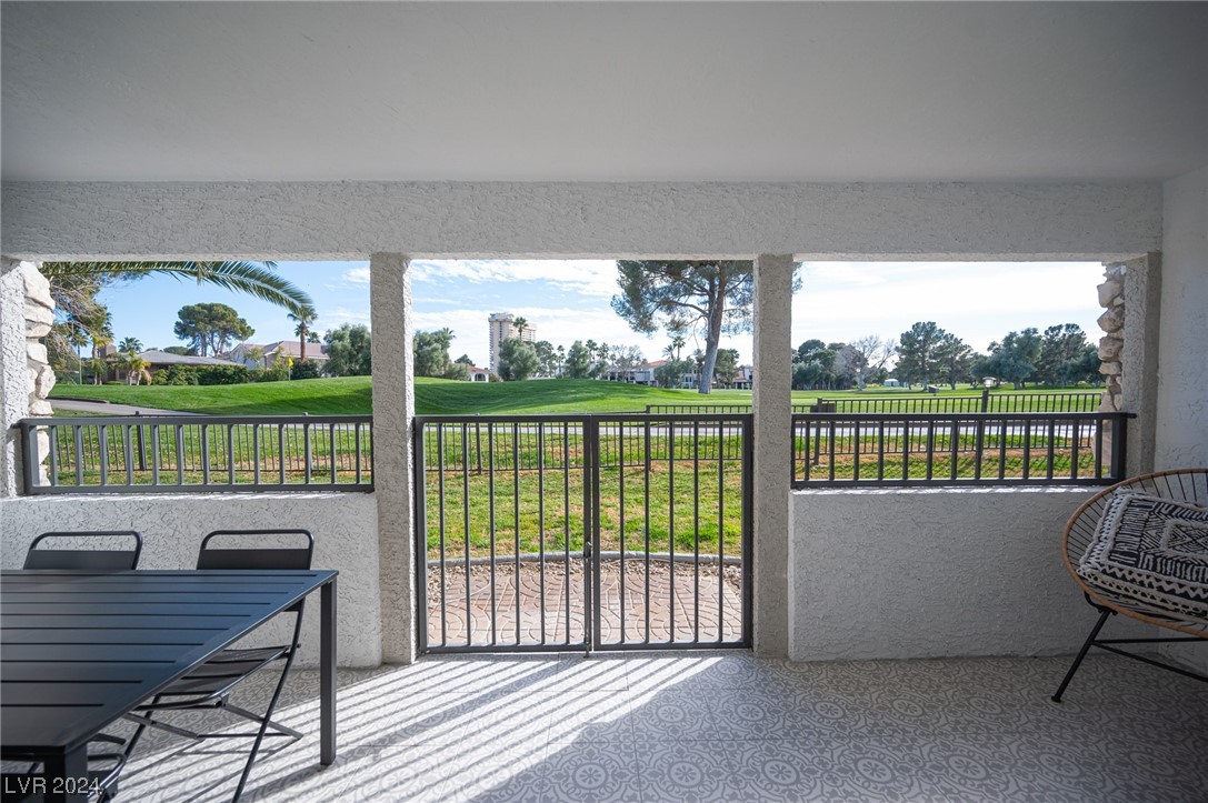915 Vegas Valley Drive 1