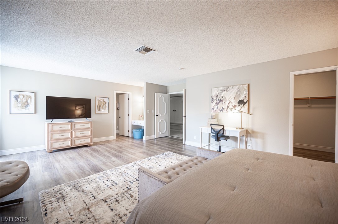 915 Vegas Valley Drive 1