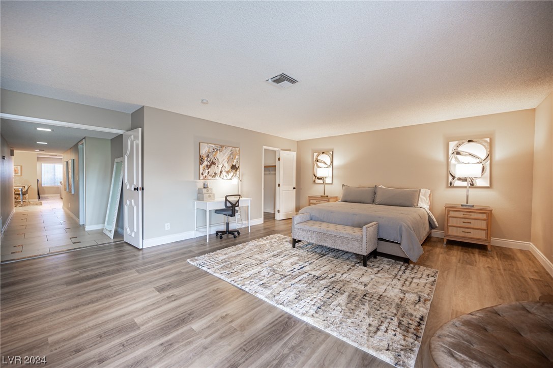 915 Vegas Valley Drive 1