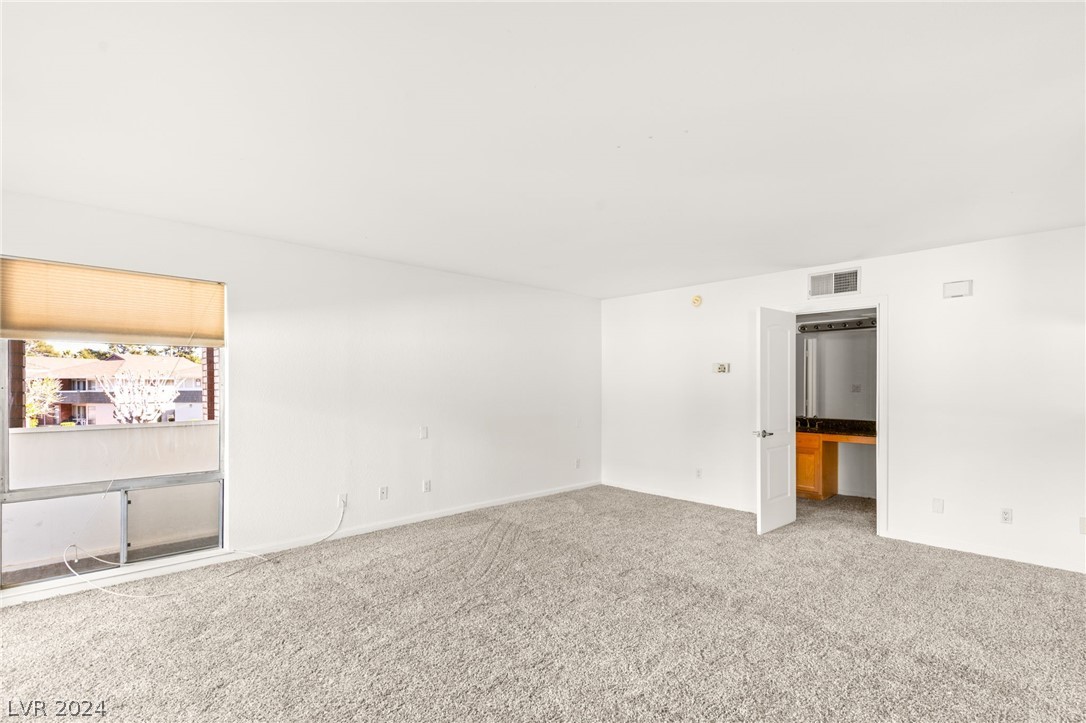 730 Oakmont Avenue 906
