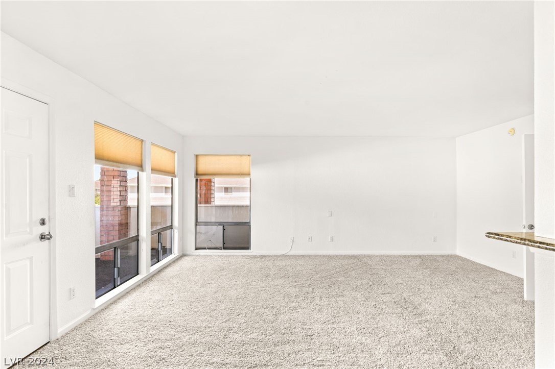 730 Oakmont Avenue 906