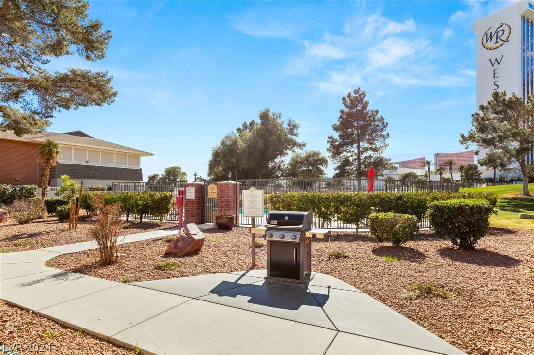 730 Oakmont Avenue 906