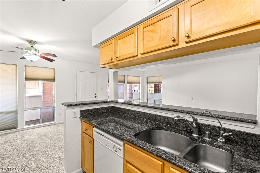 730 Oakmont Avenue 906