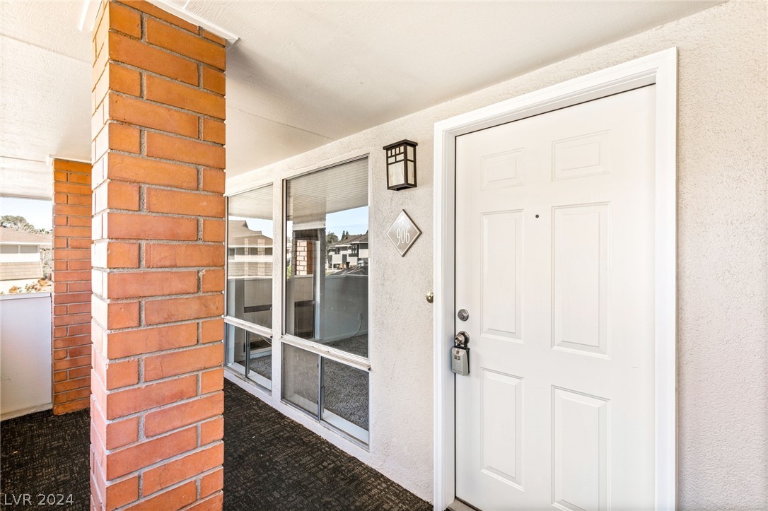 730 Oakmont Avenue 906