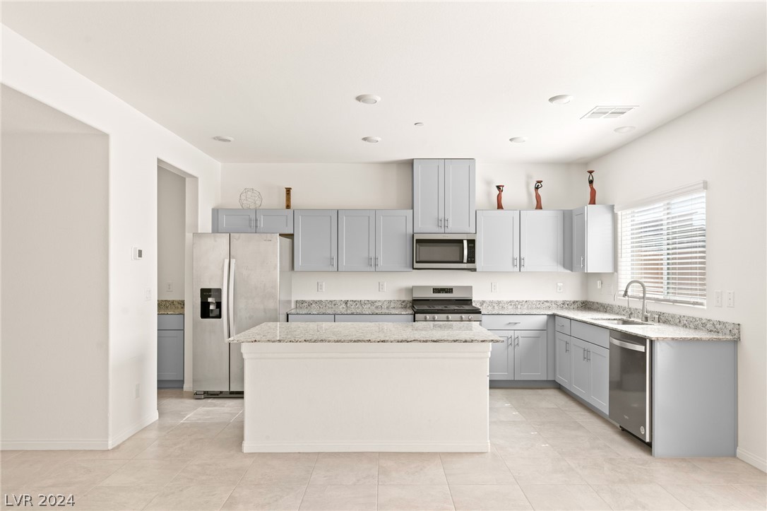 10947 Meridian Fields Avenue