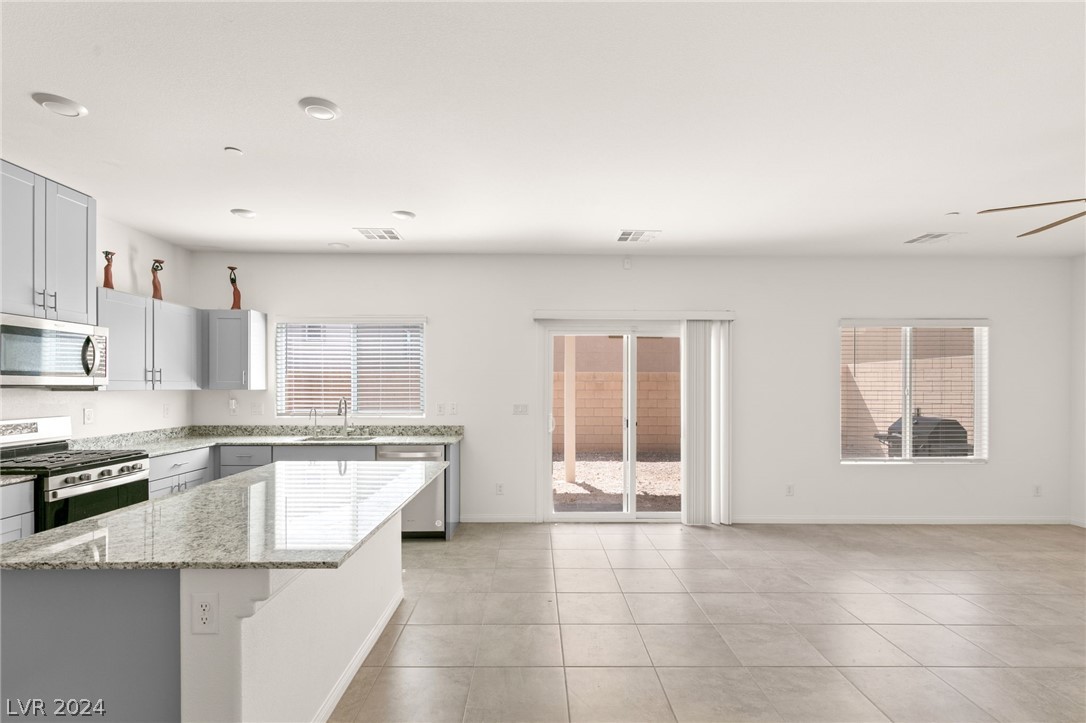 10947 Meridian Fields Avenue