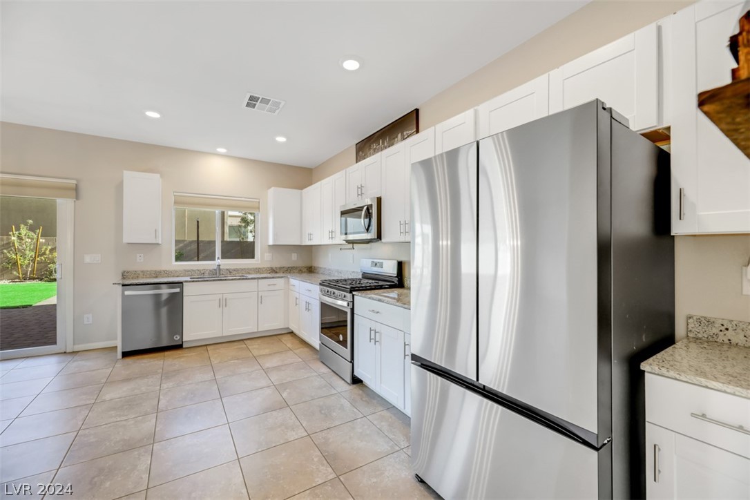 7232 Glimmer Point Street