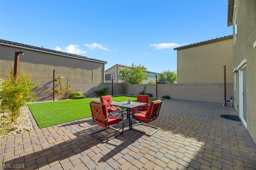 7232 Glimmer Point Street