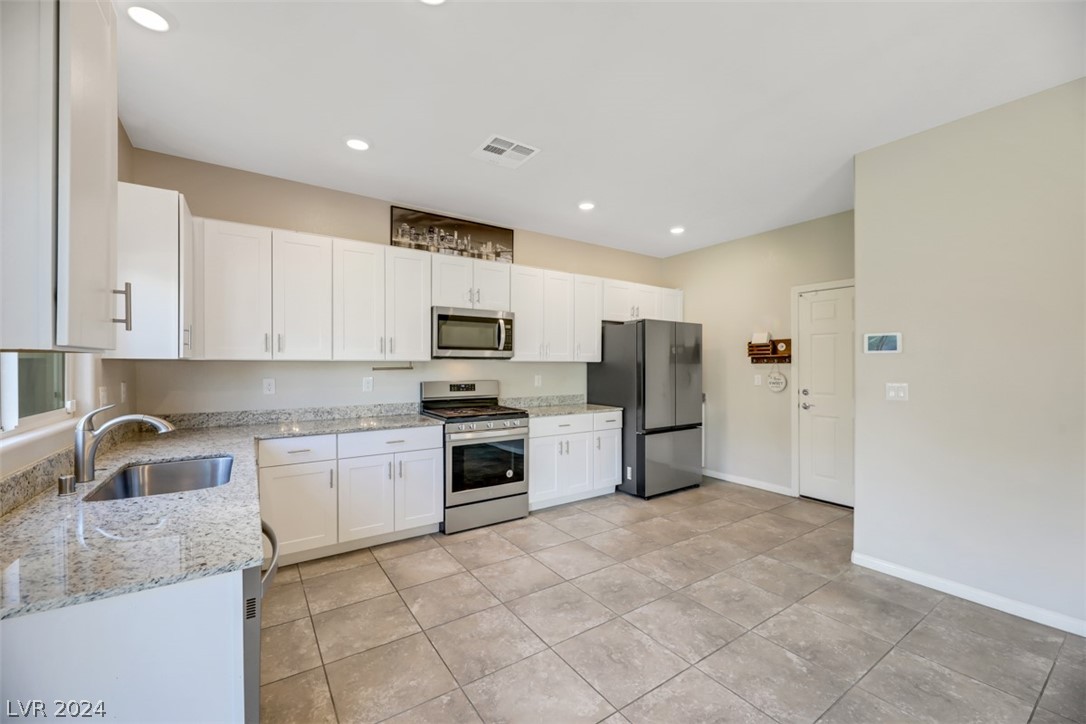 7232 Glimmer Point Street