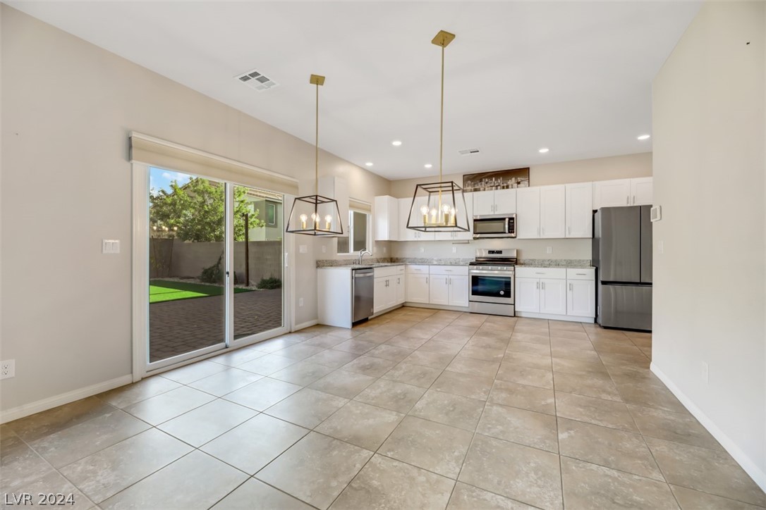 7232 Glimmer Point Street