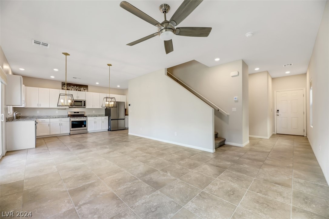 7232 Glimmer Point Street