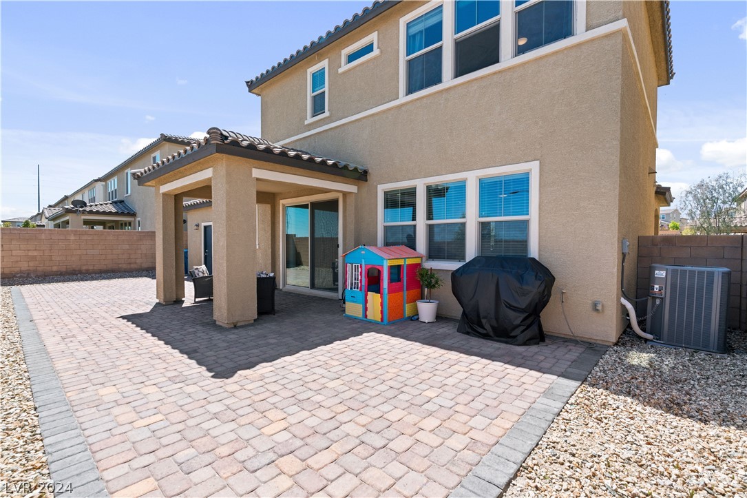 8080 Pinyon Ridge Street