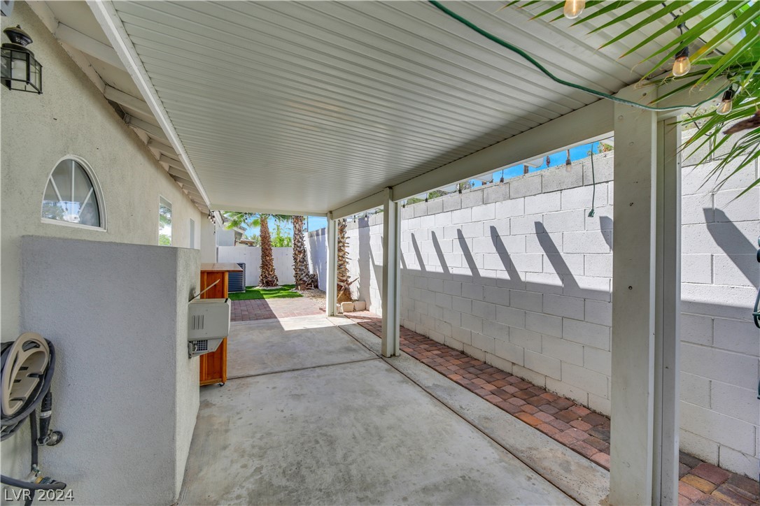 105 Golf Range Street