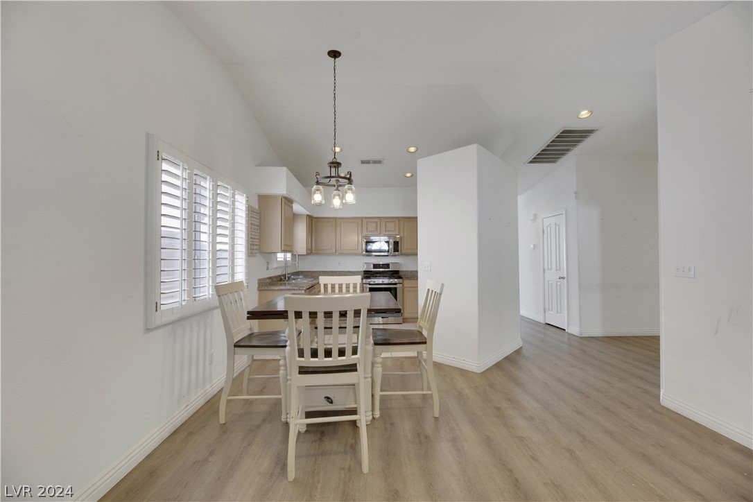 105 Golf Range Street