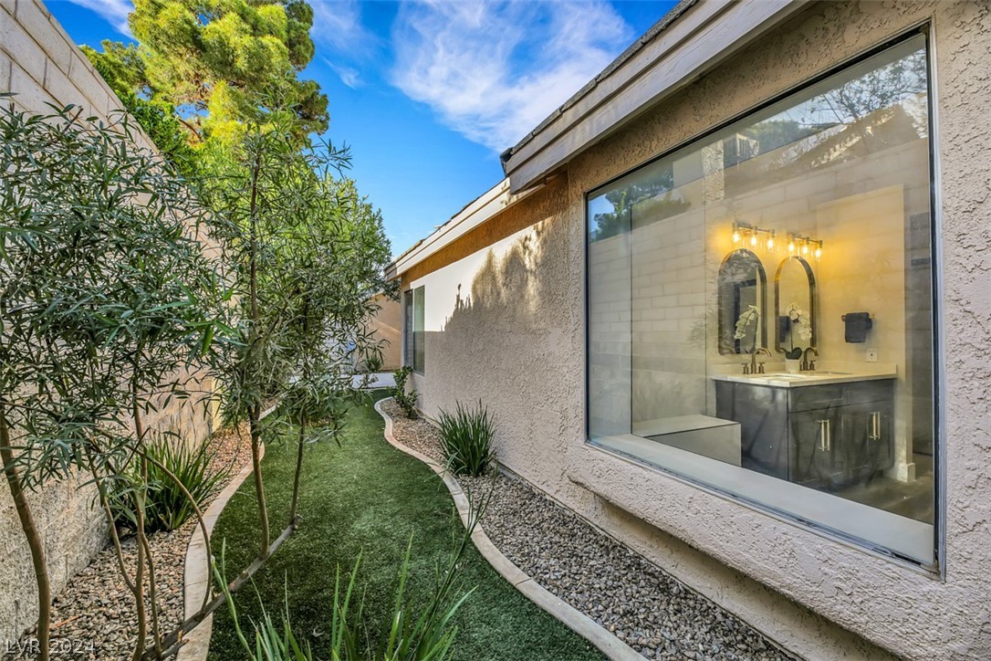 2609 Cathedral Lane