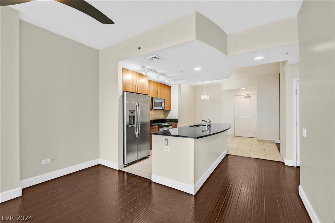 200 West Sahara Avenue 3010