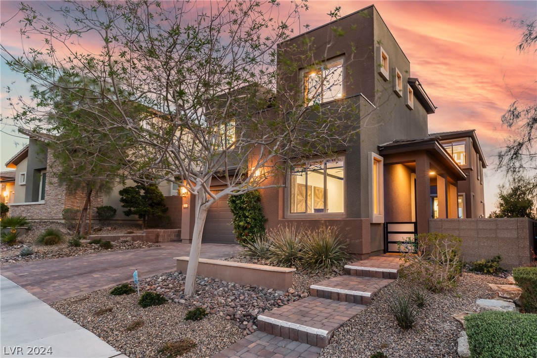 2105 Alto Vista Drive