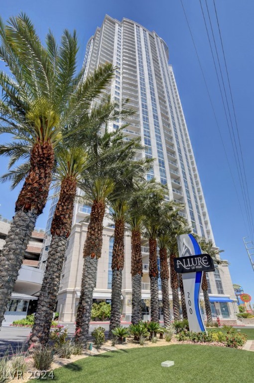 200 West Sahara Avenue 2611