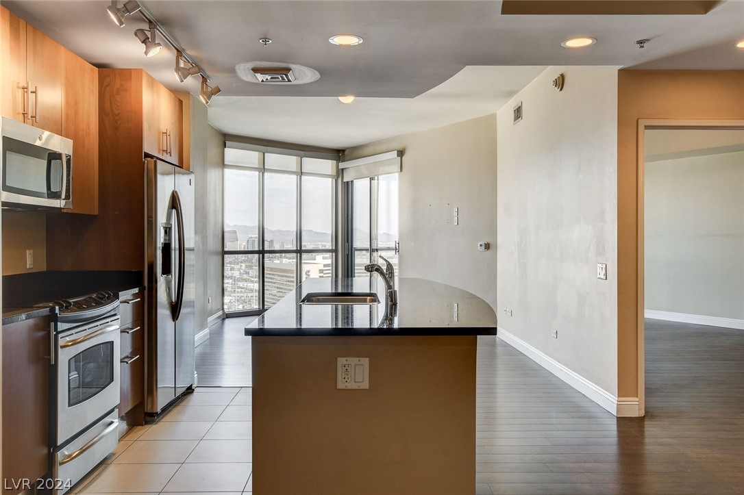 200 West Sahara Avenue 2611