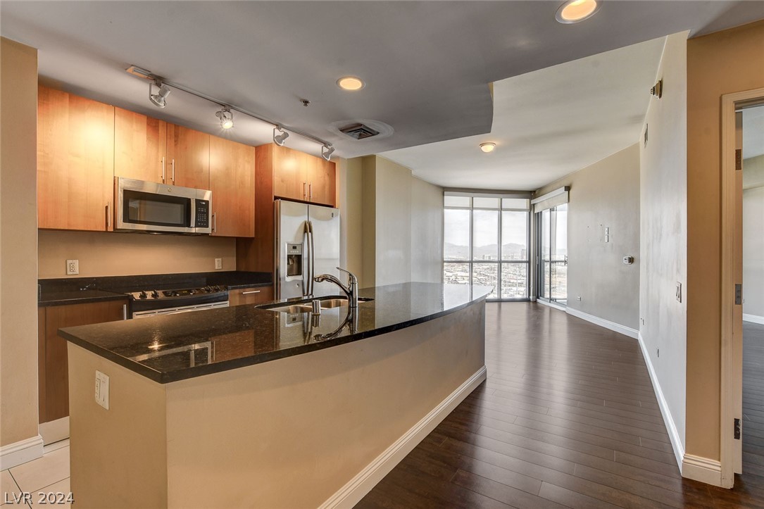 200 West Sahara Avenue 2611