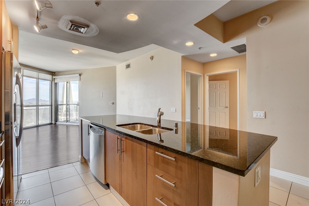200 West Sahara Avenue 2611
