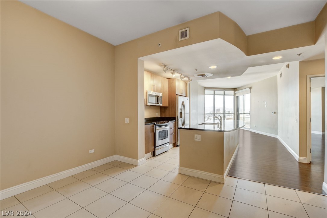 200 West Sahara Avenue 2611