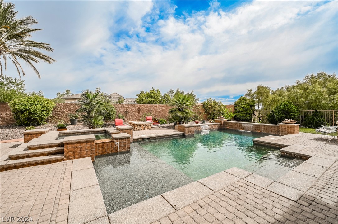 412 Windsor Castle Court