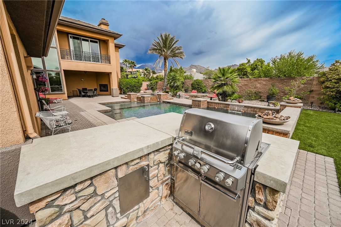 412 Windsor Castle Court