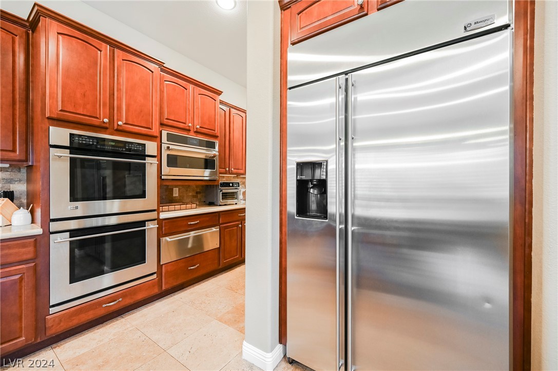 412 Windsor Castle Court