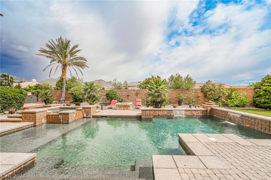 412 Windsor Castle Court