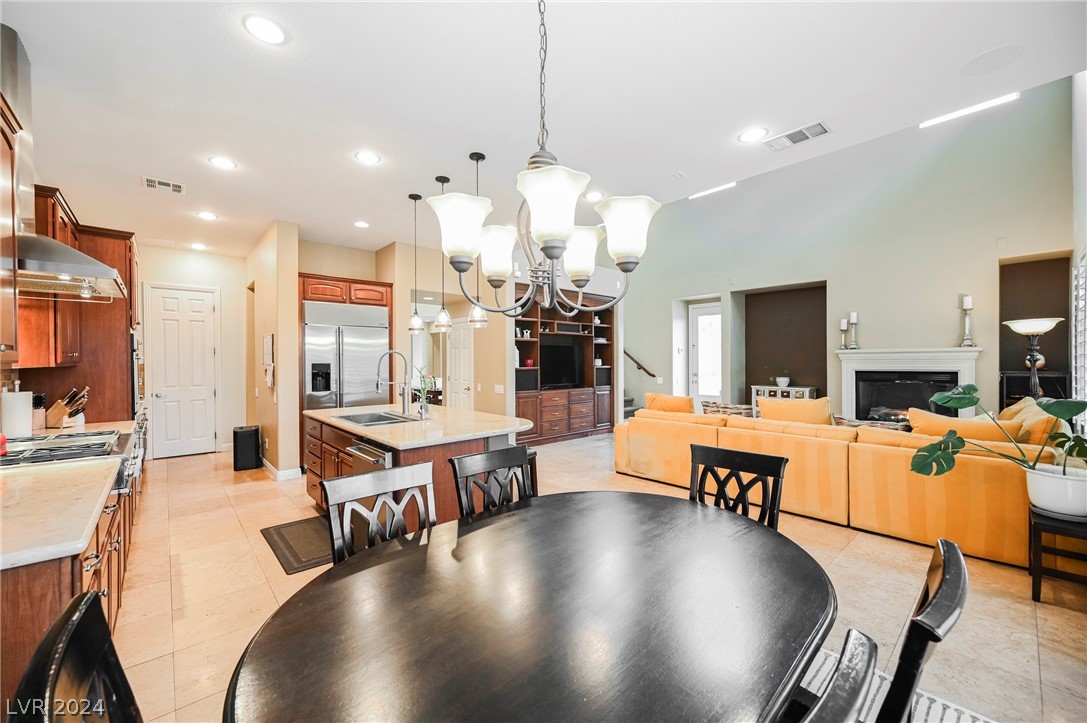 412 Windsor Castle Court