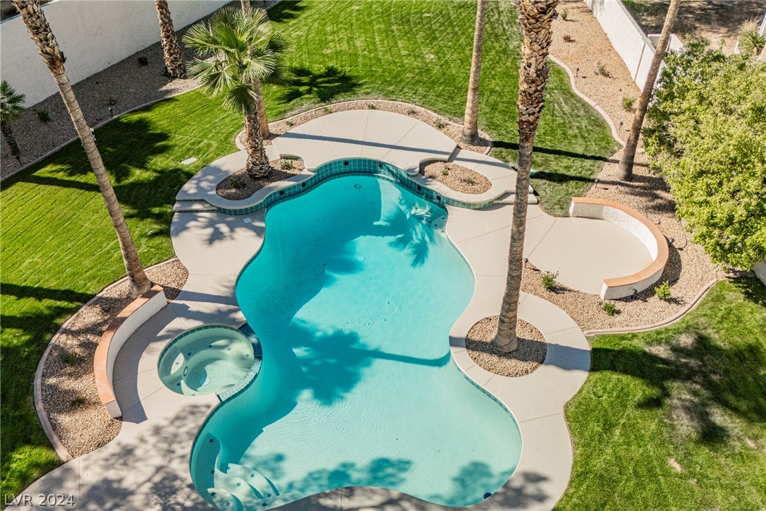 8112 Lake Hills Drive