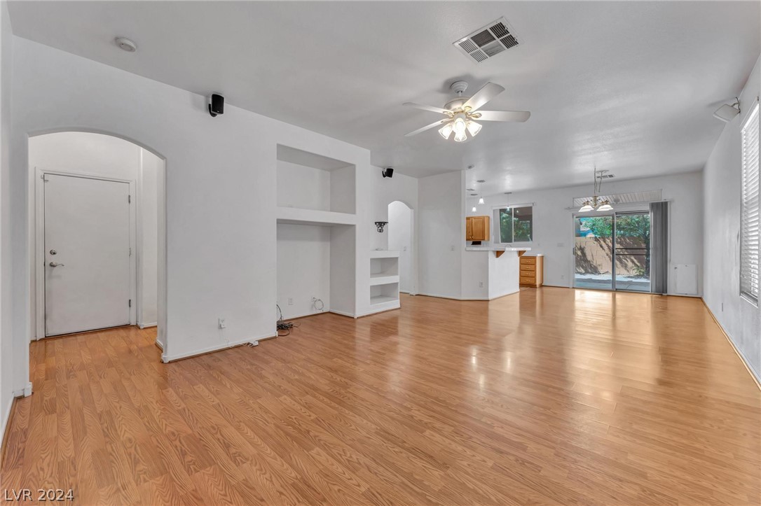 8644 Honey Vine Avenue