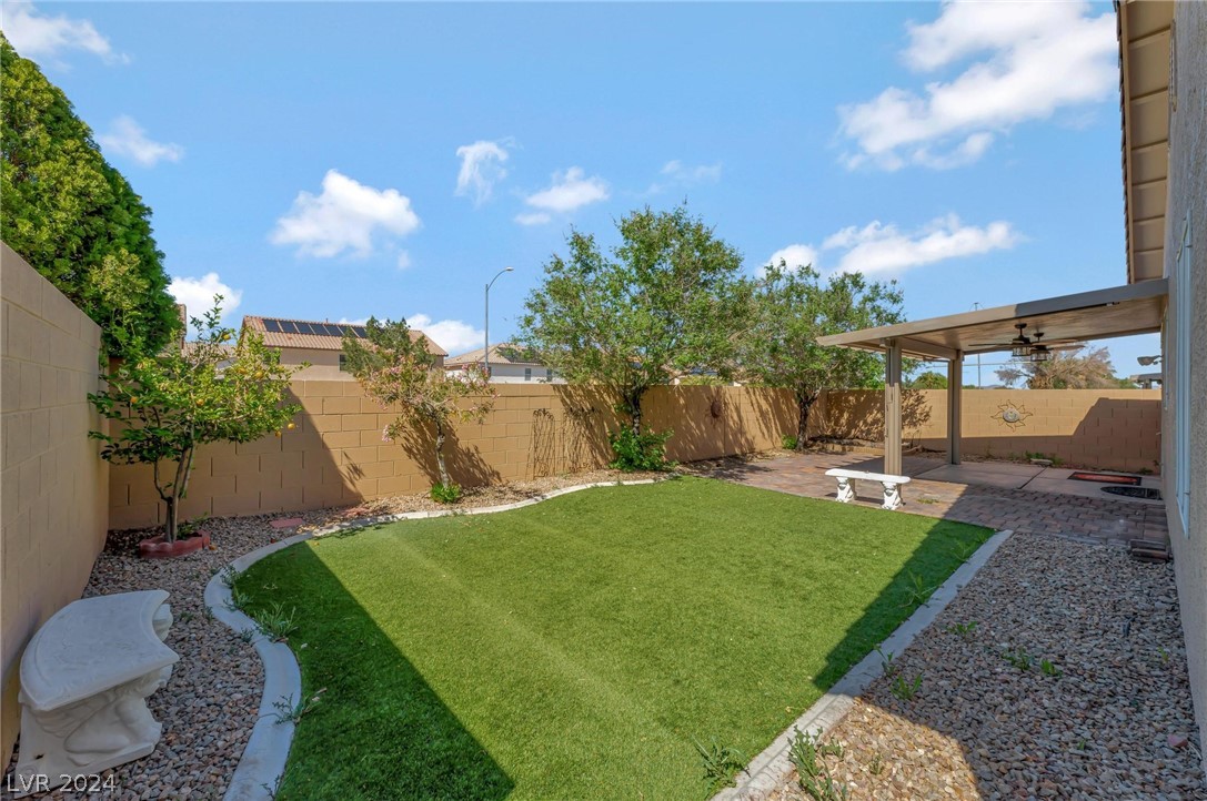 8644 Honey Vine Avenue