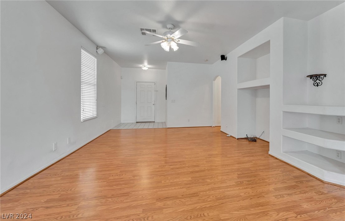 8644 Honey Vine Avenue