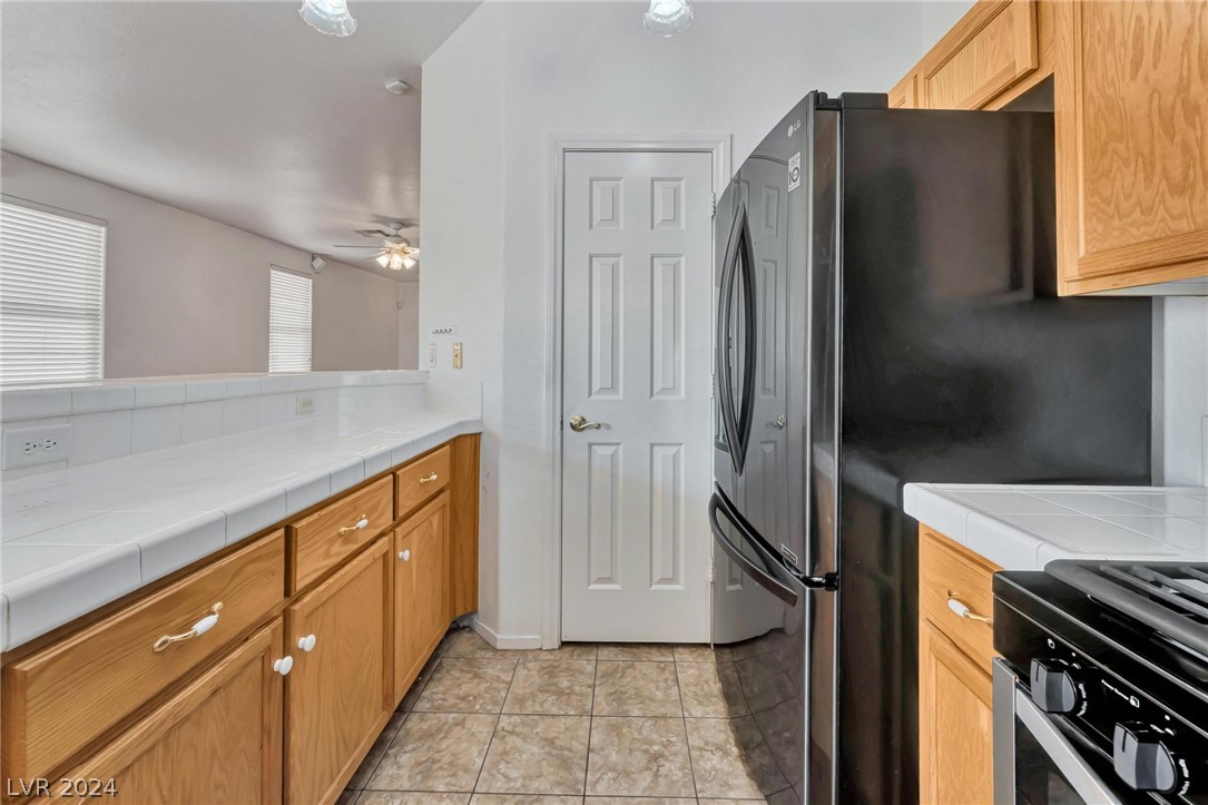 8644 Honey Vine Avenue