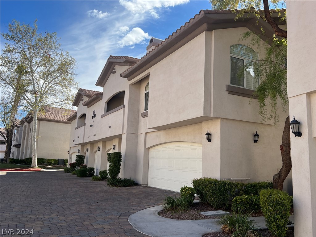 113 Emerald Forest Street 202