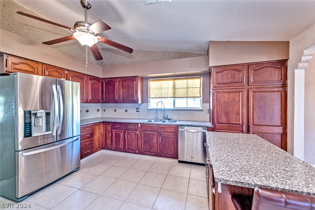 2862 Mahogany Grove Avenue