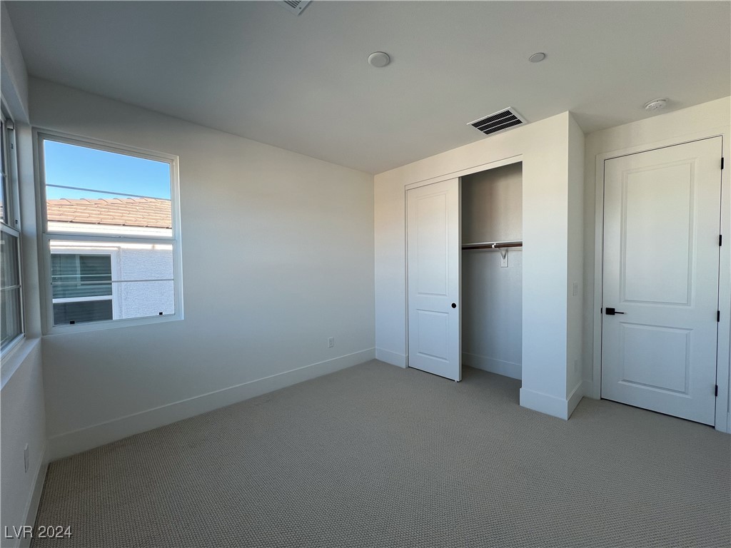 10209 Bismarck Palms Avenue