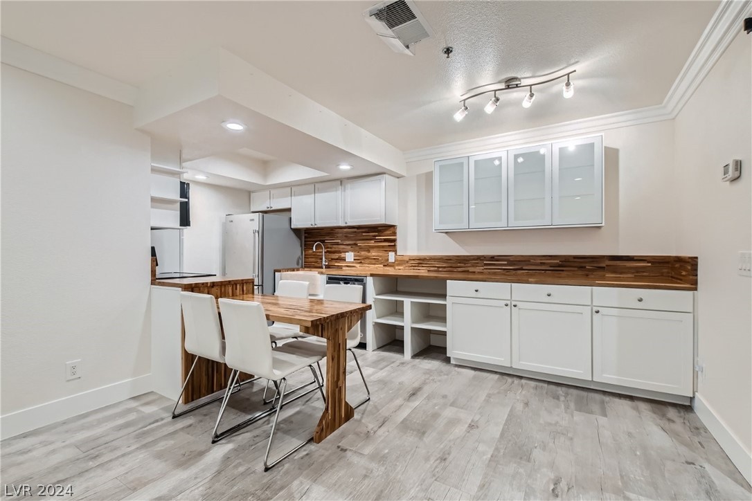 4200 South Valley View Boulevard 1072